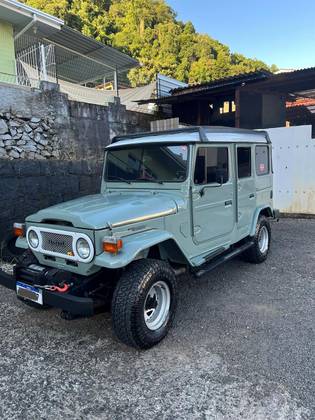 TOYOTA BANDEIRANTE 4.0 OJ50LV-B 4X4 CHASSI LONGO DIESEL 2P MANUAL